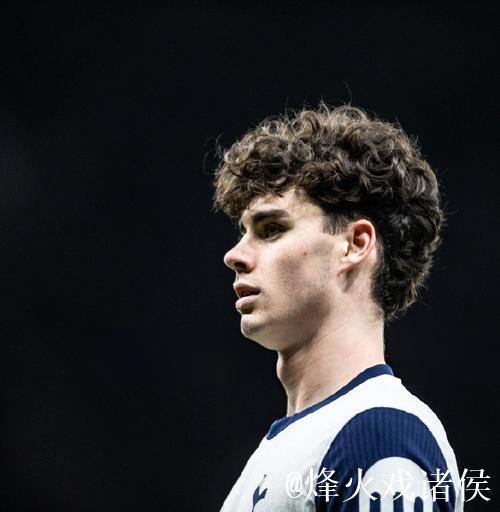 阿奇-格雷：巴黎是一支豪门球队，我们能够从中学习